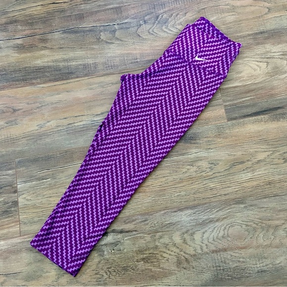 Nike Dri-Fit Purple 3/4 Athletic Leggings - Picture 11 of 11